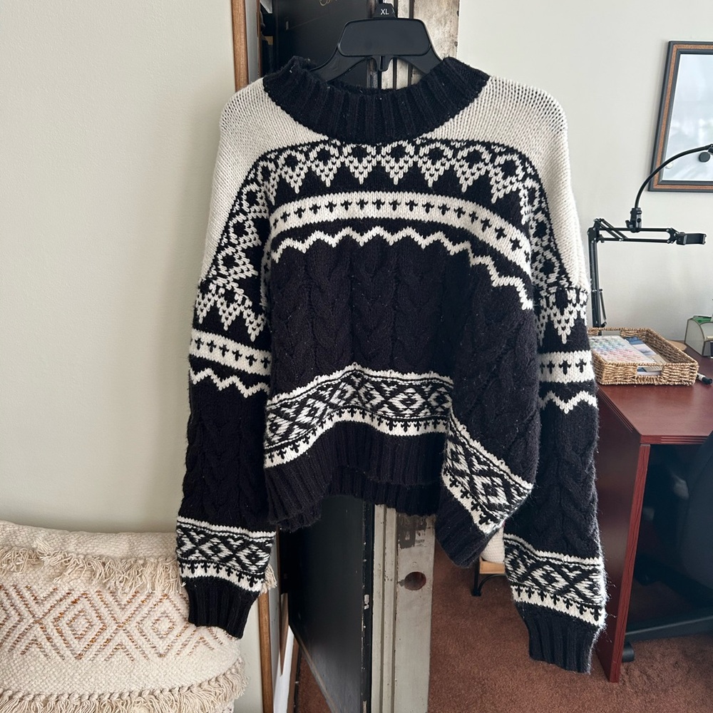 Francesca’s Black and White Patterned Women's Sweater